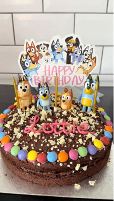 Customising Asda's Mega Chocolate Celebration Cake